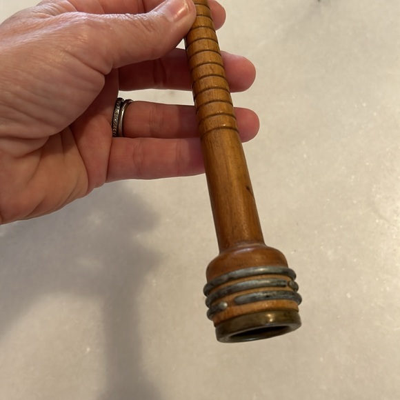 Vintage candle snuffer made from a wooden spool - Picture 5 of 6